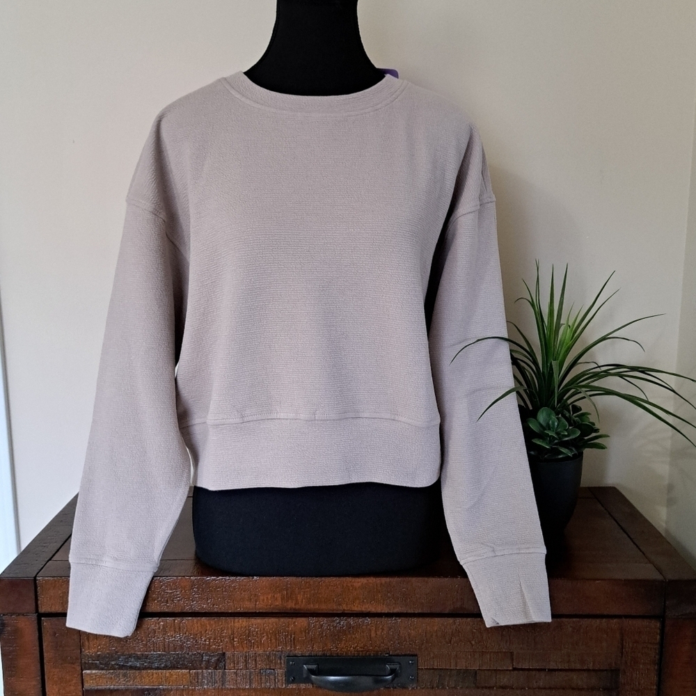 New! Danskin Cropped Crew Sweatshirt Beige Long Sleeved Women's XS Jacquard Top